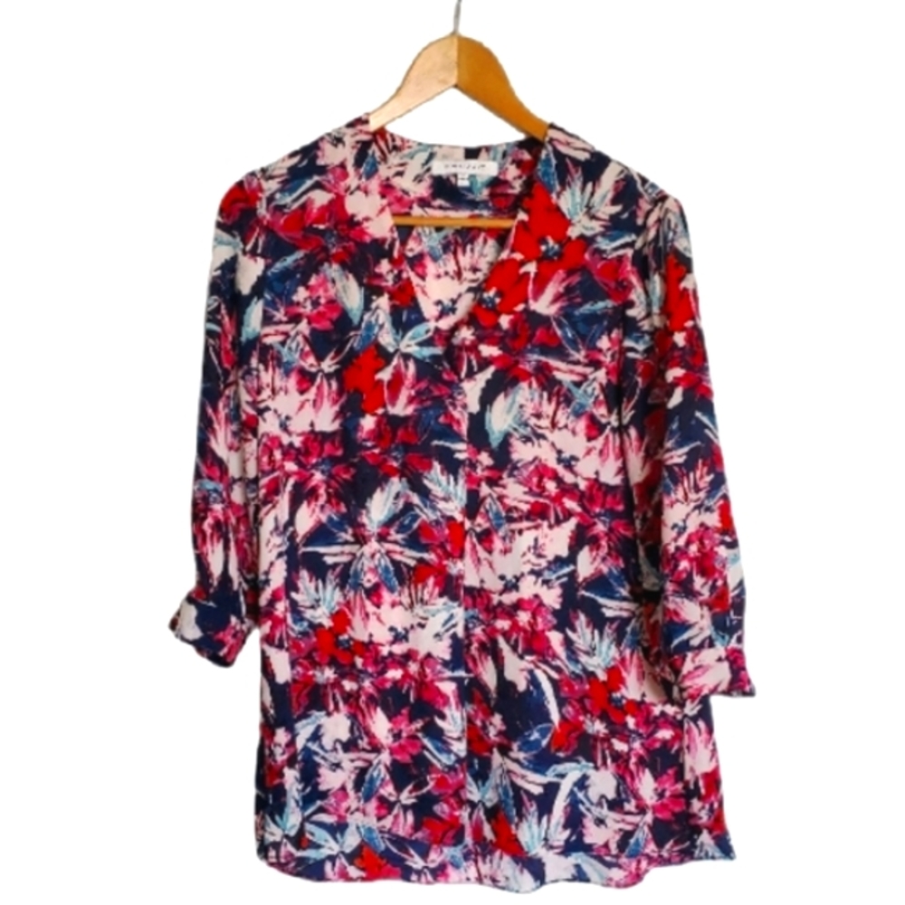 Rose + Olive Navy Pink V neck flower floral Blouse top